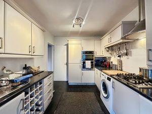 Kitchen- click for photo gallery